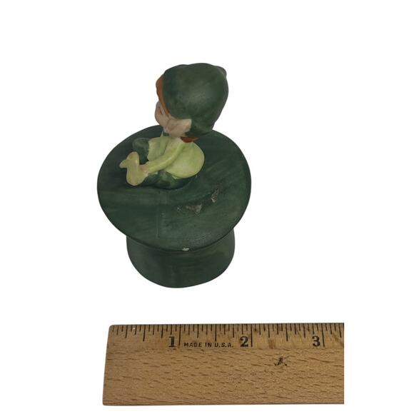 Vintage Ceramic Whimsical Elf Pixie Sitting On Green Hat Japan Christmas Decor - Picture 15 of 16